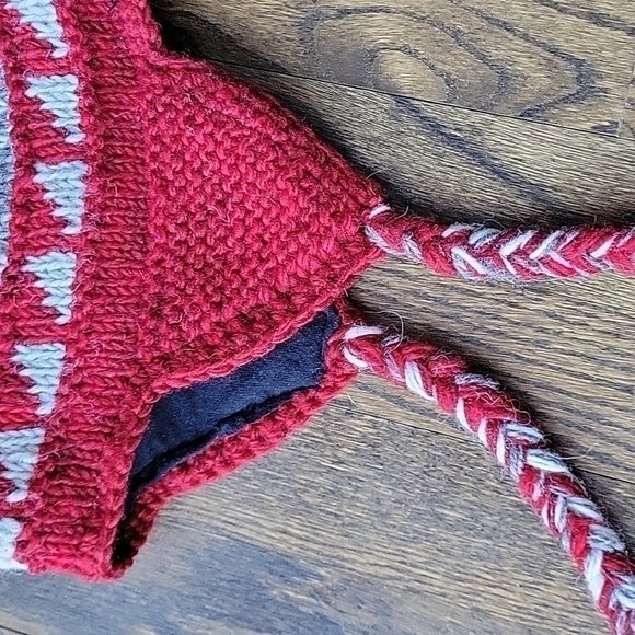 Wool Nordic Handknit Unisex Made in Nepal Red White Gray Winter Hat Tassels New - Picture 7 of 11